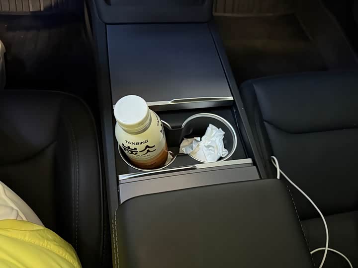 Фото 6 - Tesla Model 3