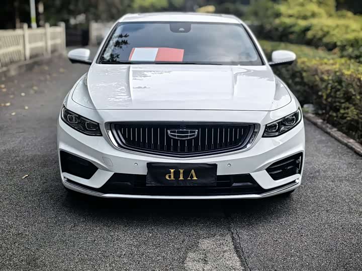 Фото 2 - Geely Preface