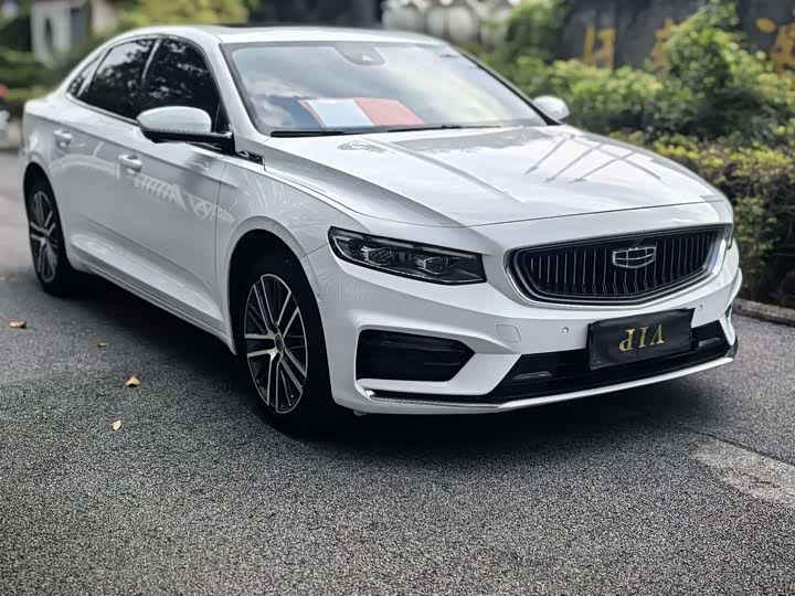 Фото 3 - Geely Preface