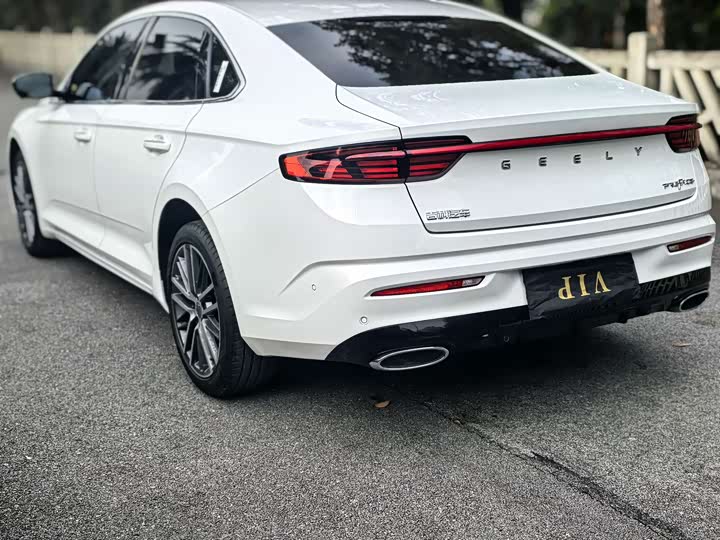 Фото 7 - Geely Preface