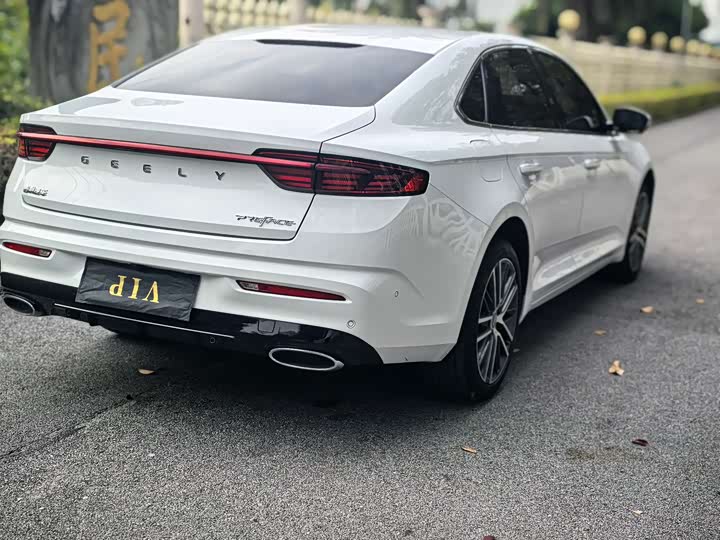 Фото 9 - Geely Preface