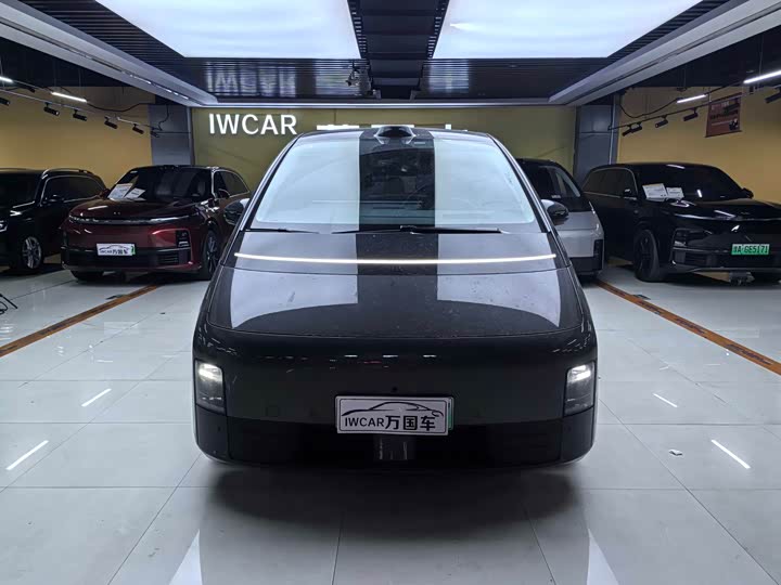 Фото 1 - LiXiang Mega