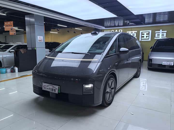 Фото 2 - LiXiang Mega