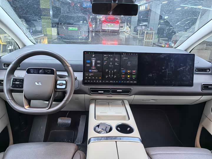 Фото 5 - LiXiang Mega