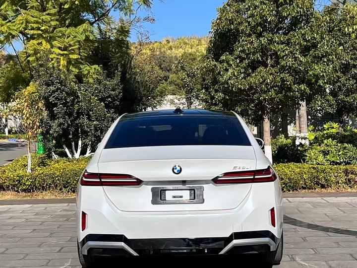 Фото 8 - BMW 5 Series