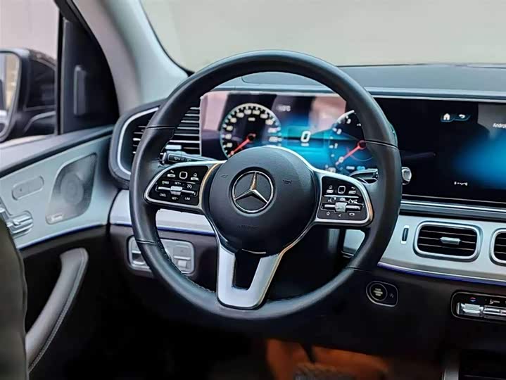 Фото 9 - Mercedes-Benz GLE-Class