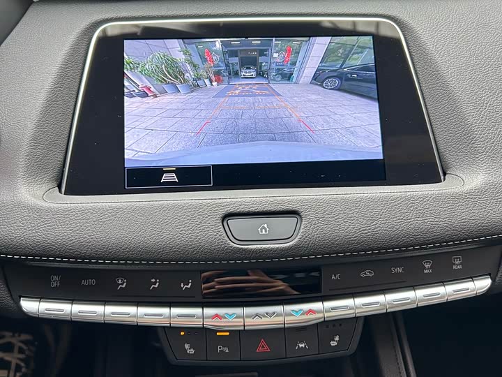 Фото 7 - Cadillac XT4