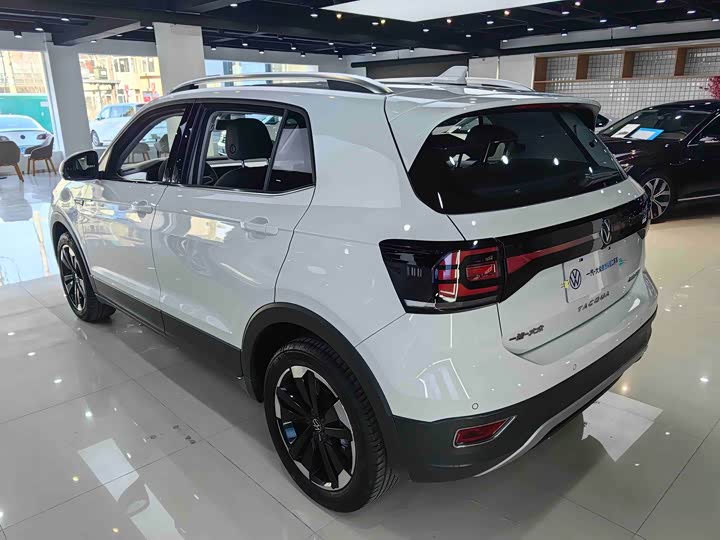 Фото 3 - Volkswagen Tacqua