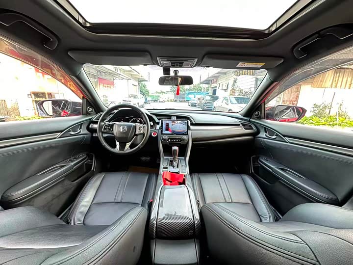 Фото 8 - Honda Civic