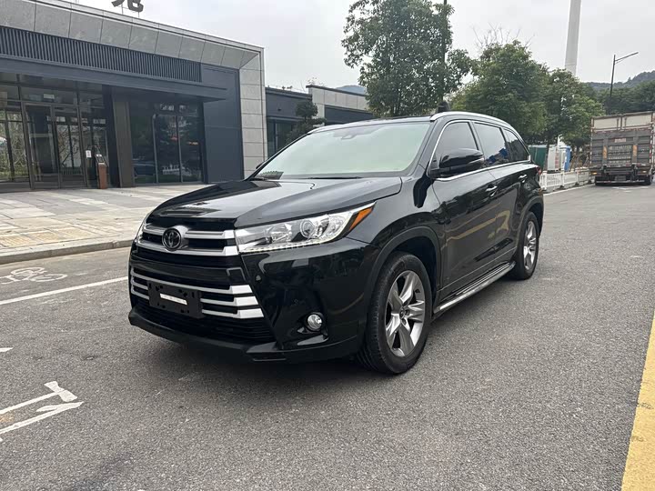 Фото 2 - Toyota Highlander