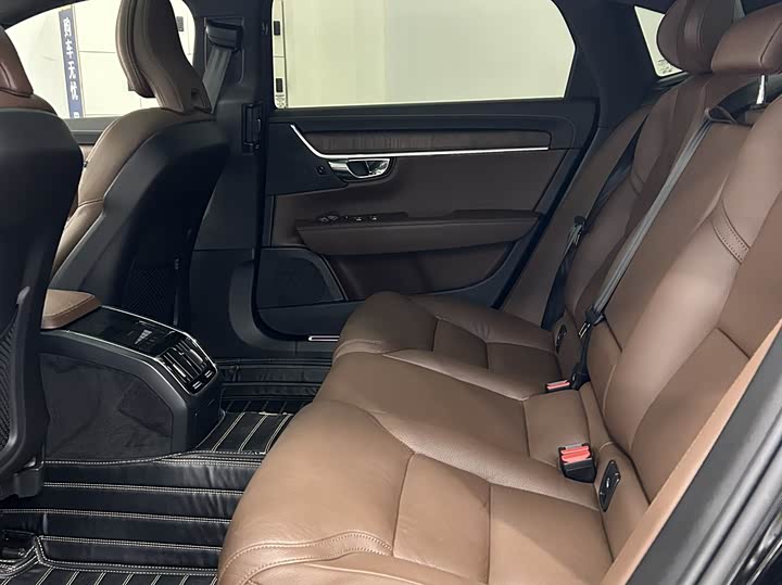 Фото 4 - Volvo S90