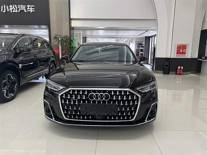 Фото 2 - Audi A8