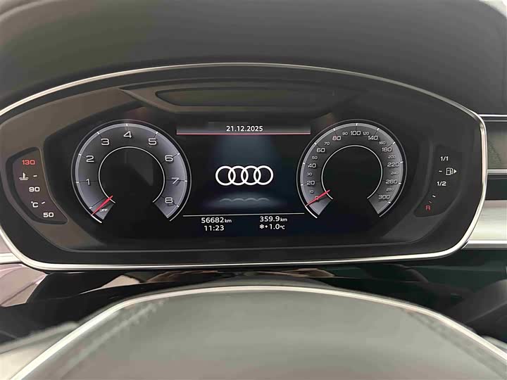 Фото 9 - Audi A8