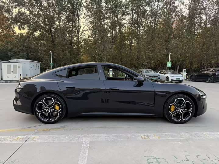 Фото 4 - Xiaomi SU7