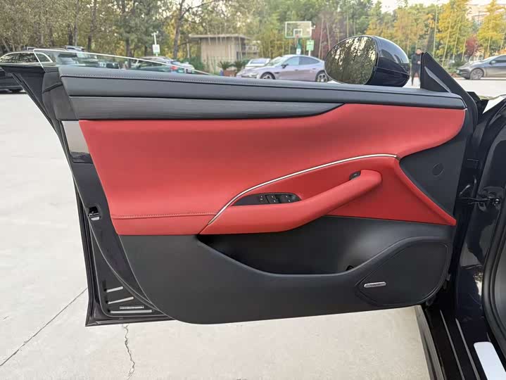 Фото 9 - Xiaomi SU7