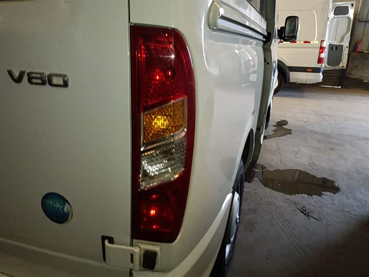 Фото 8 - Maxus V80