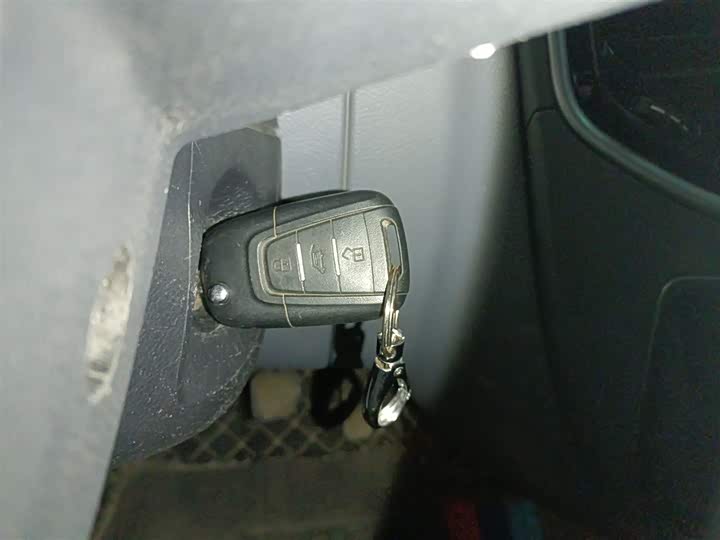 Фото 9 - Maxus V80