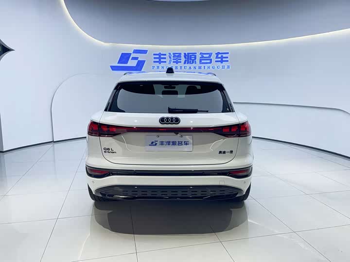 Фото 5 - Audi Q6L e-tron