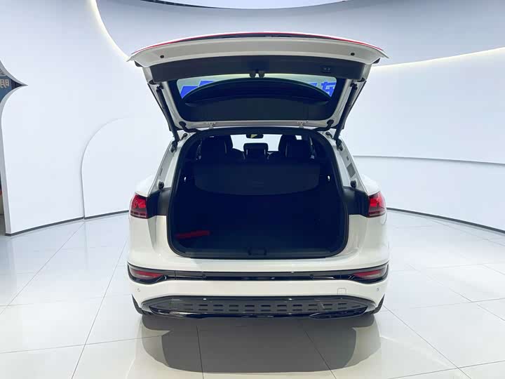 Фото 6 - Audi Q6L e-tron