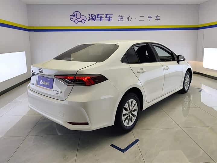 Фото 3 - Toyota Corolla