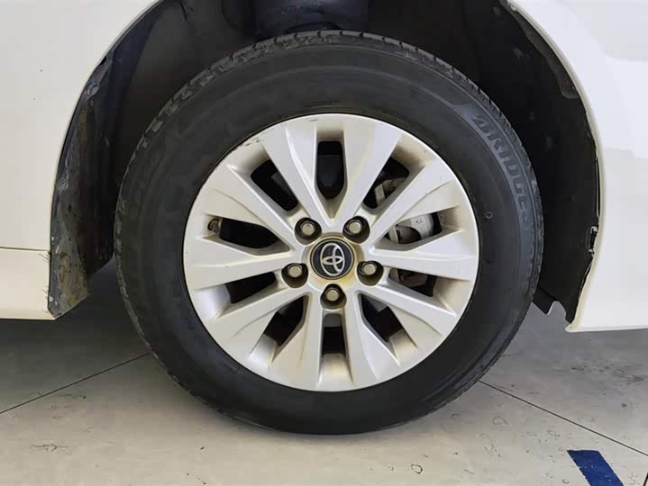 Фото 6 - Toyota Corolla