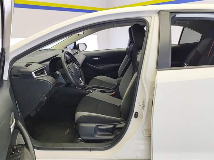 Фото 9 - Toyota Corolla