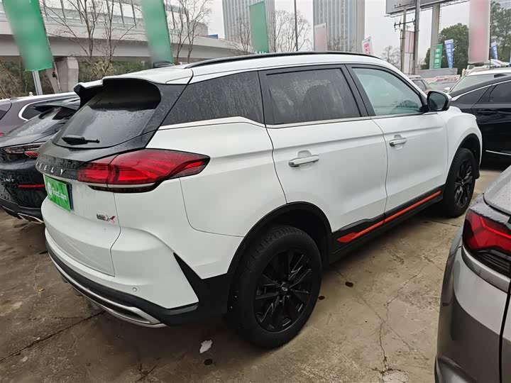 Фото 7 - Geely Atlas