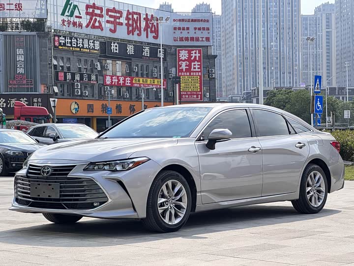 Фото 1 - Toyota Avalon