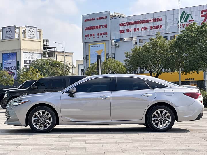 Фото 6 - Toyota Avalon