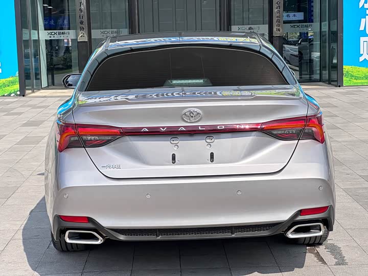 Фото 8 - Toyota Avalon