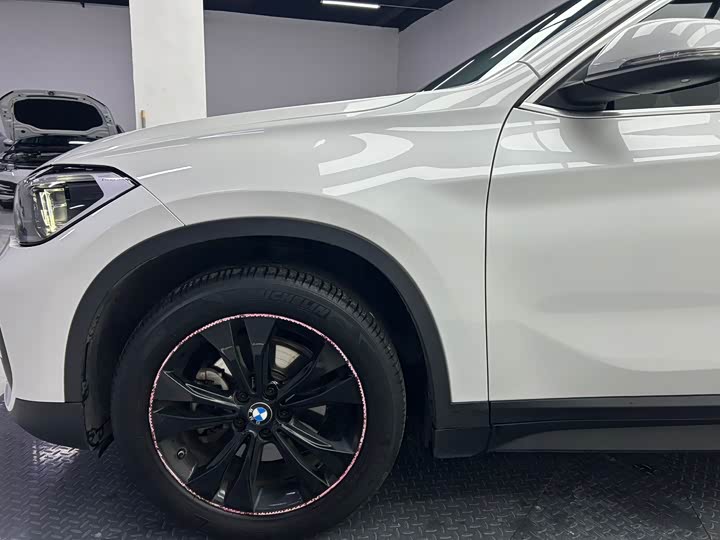 Фото 8 - BMW X1
