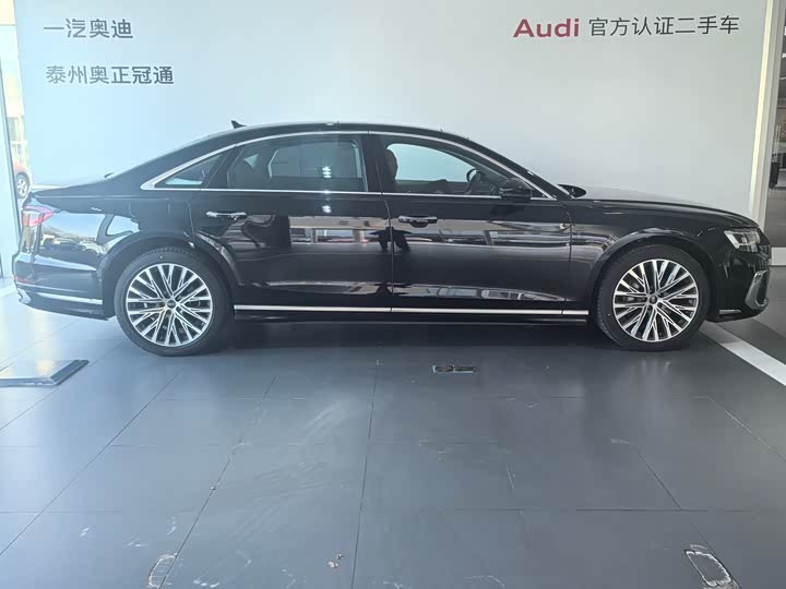 Фото 3 - Audi A8