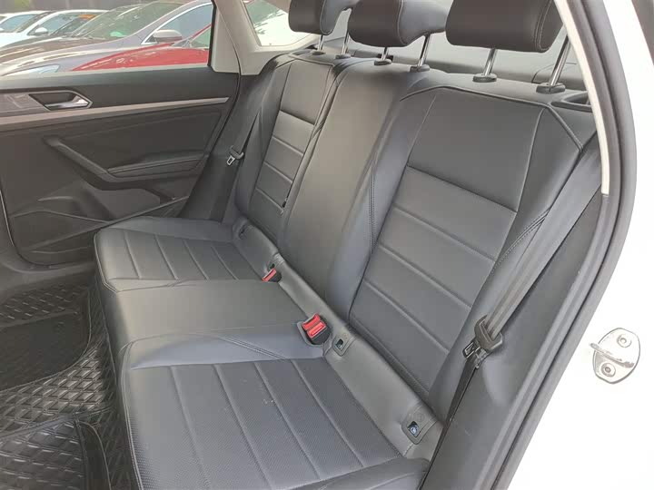 Фото 8 - Volkswagen Lavida