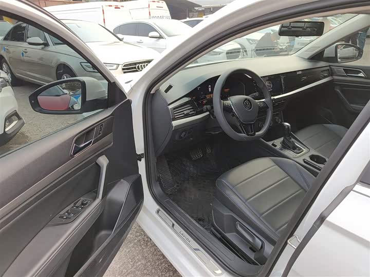 Фото 9 - Volkswagen Lavida