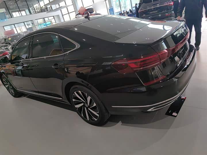 Фото 5 - Volkswagen Passat