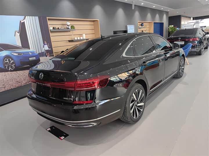 Фото 7 - Volkswagen Passat