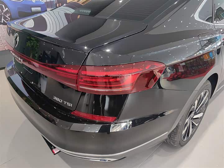 Фото 8 - Volkswagen Passat