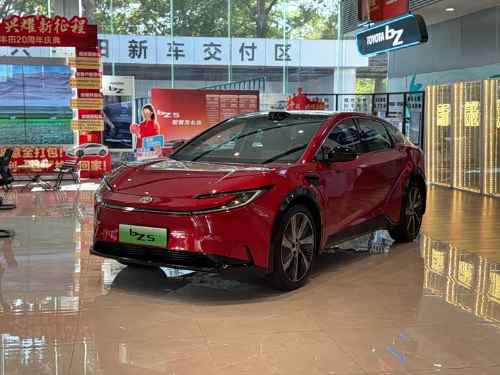 Фото 1 - Toyota bZ5
