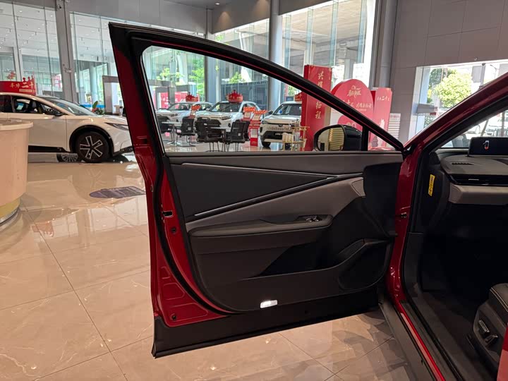 Фото 5 - Toyota bZ5