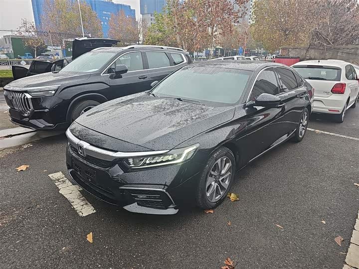 Фото 2 - Honda Inspire