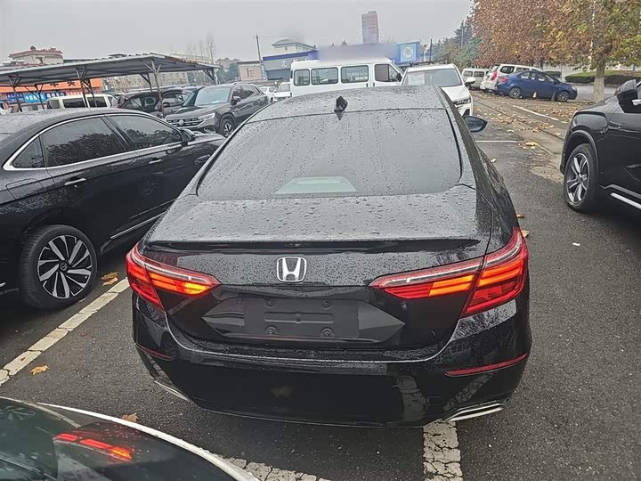 Фото 6 - Honda Inspire