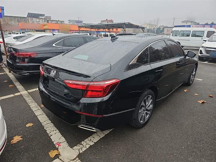 Фото 7 - Honda Inspire