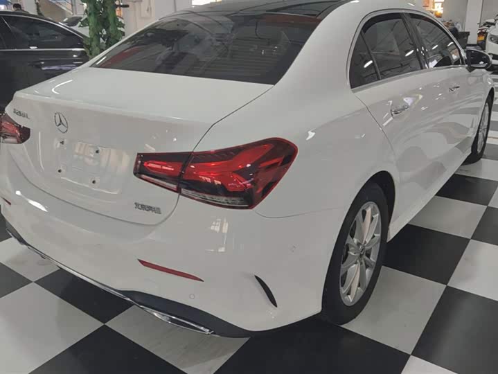 Фото 3 - Mercedes-Benz A-Class