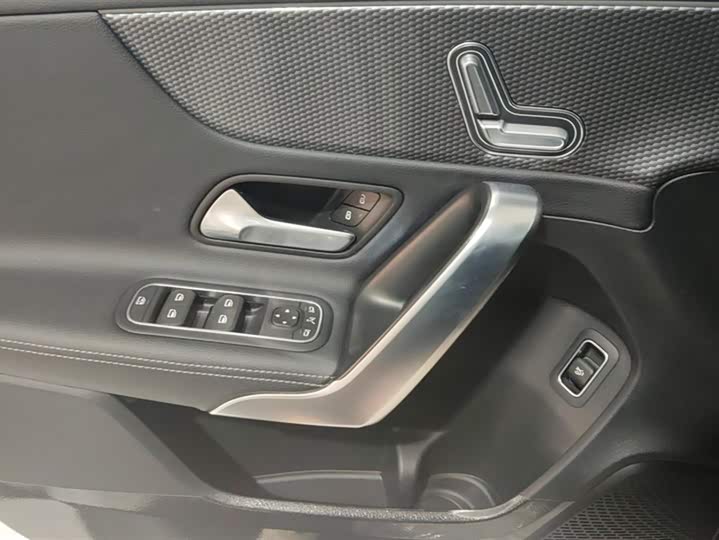 Фото 7 - Mercedes-Benz A-Class