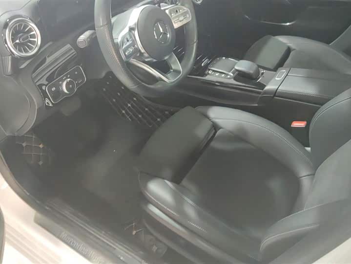 Фото 9 - Mercedes-Benz A-Class