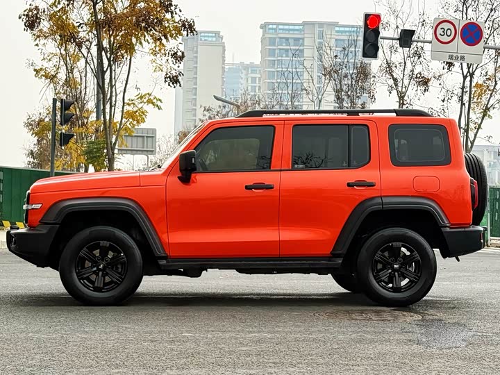 Фото 4 - Tank 300