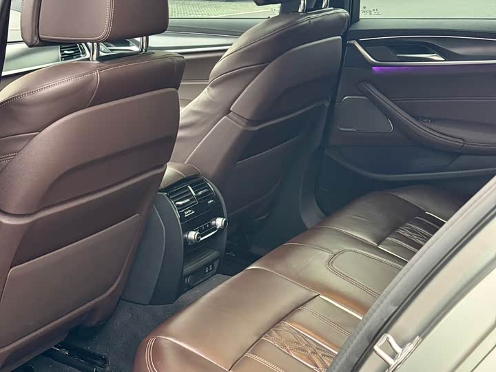 Фото 9 - BMW 5 Series