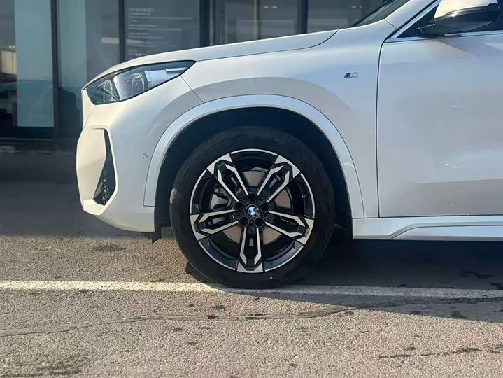 Фото 4 - BMW X1