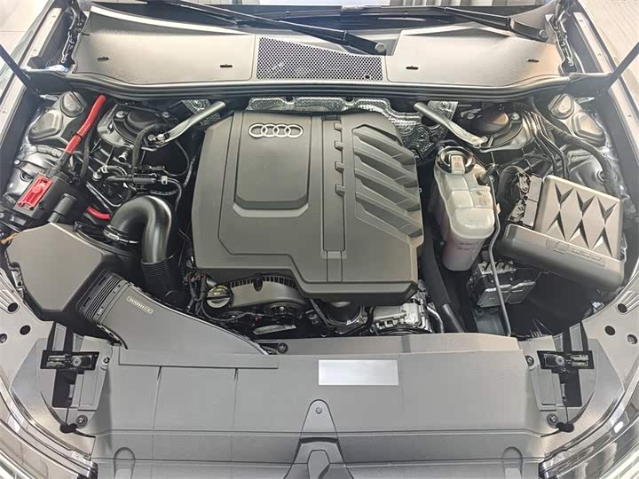 Фото 8 - Audi A6L