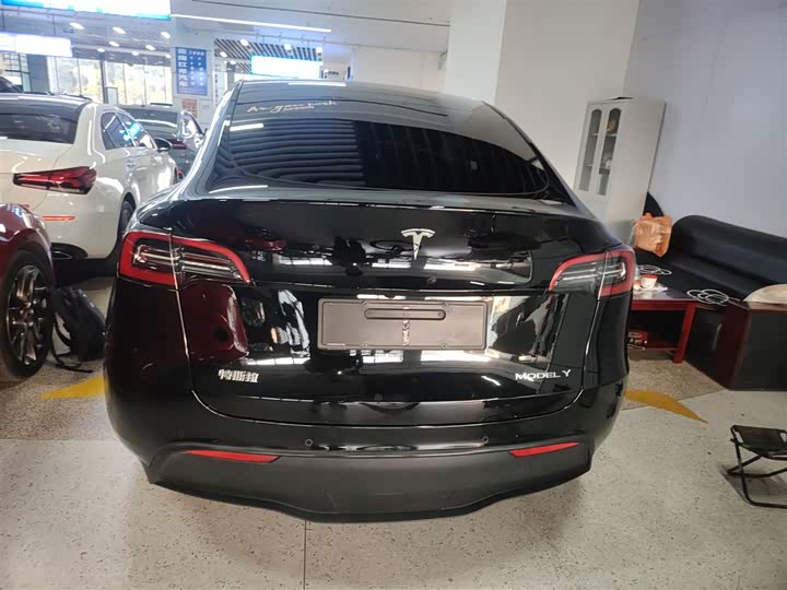 Фото 6 - Tesla Model Y